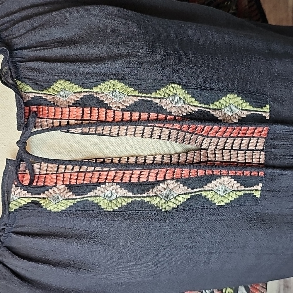 JOHN PAUL RICHARD BLACK EMBRODERED BOHO PULLOVER TOP - Picture 3 of 15